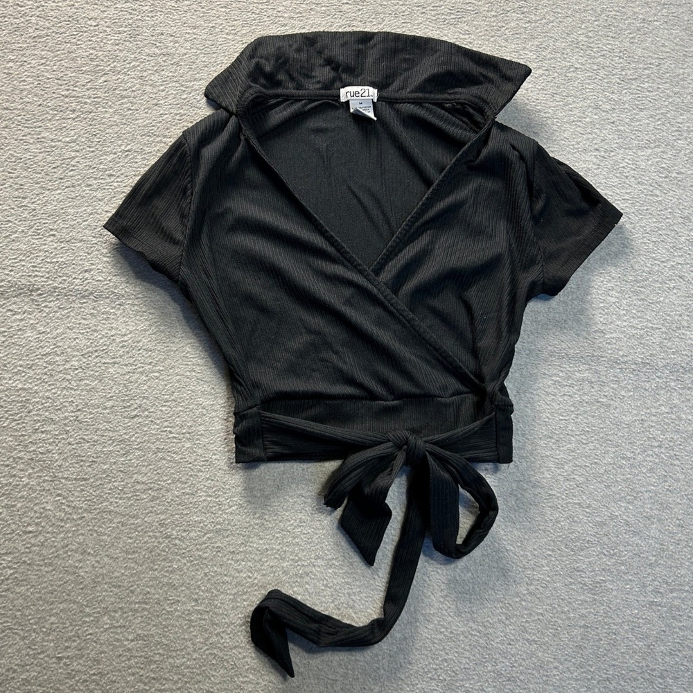 Rue21 Wrap Crop Top Tie Front Womens Medium Black Ribbed Stretch Y2K Blouse